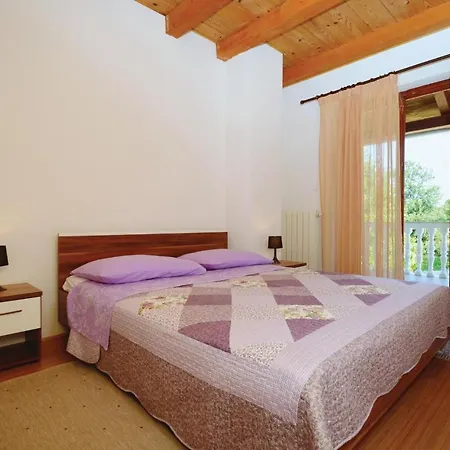 Nyaraló 4 Bedroom Cozy In Jakacici *